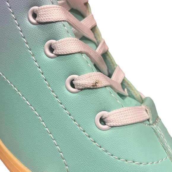 Purple and Green Roller Skates - Picture 4 of 8